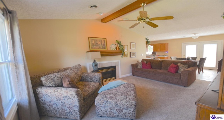 St John Road, Elizabethtown, Kentucky 42701, ,2 BathroomsBathrooms,For Sale,St John Road,HK24004164