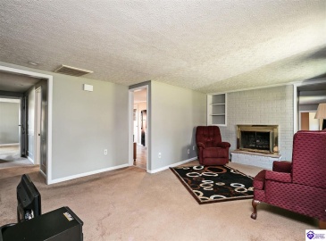 Rineyville Road, Elizabethtown, Kentucky 42701, ,2 BathroomsBathrooms,For Sale,Rineyville Road,HK24004166