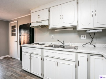 Rineyville Road, Elizabethtown, Kentucky 42701, ,2 BathroomsBathrooms,For Sale,Rineyville Road,HK24004166