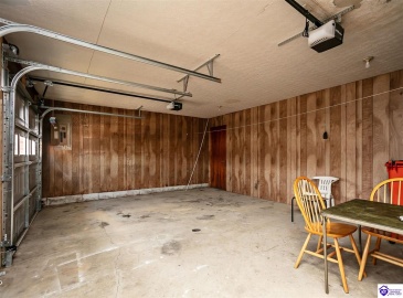 Rineyville Road, Elizabethtown, Kentucky 42701, ,2 BathroomsBathrooms,For Sale,Rineyville Road,HK24004166