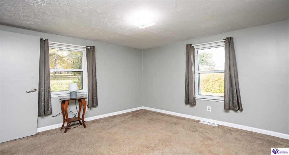 Rineyville Road, Elizabethtown, Kentucky 42701, ,2 BathroomsBathrooms,For Sale,Rineyville Road,HK24004166