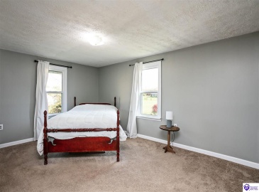 Rineyville Road, Elizabethtown, Kentucky 42701, ,2 BathroomsBathrooms,For Sale,Rineyville Road,HK24004166