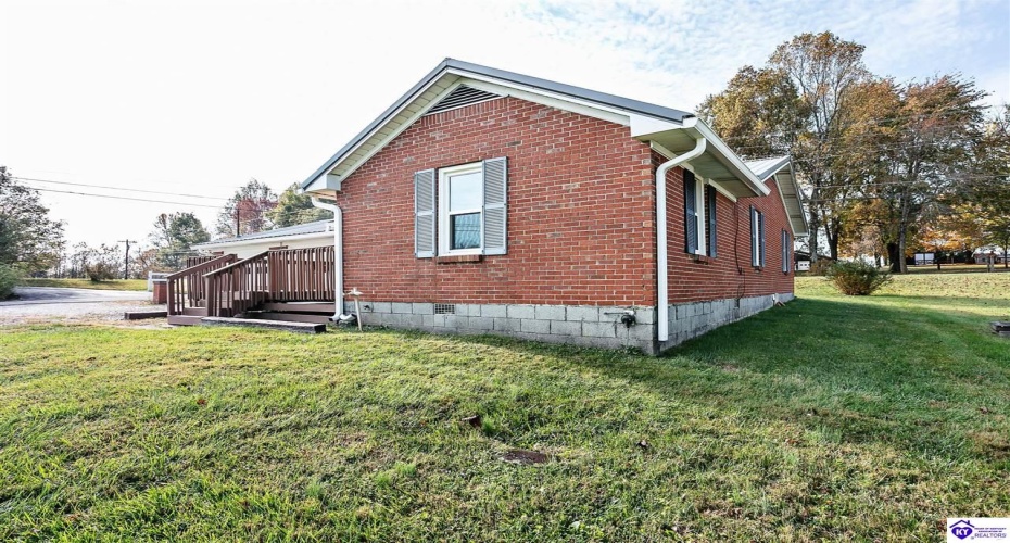 Rineyville Road, Elizabethtown, Kentucky 42701, ,2 BathroomsBathrooms,For Sale,Rineyville Road,HK24004166