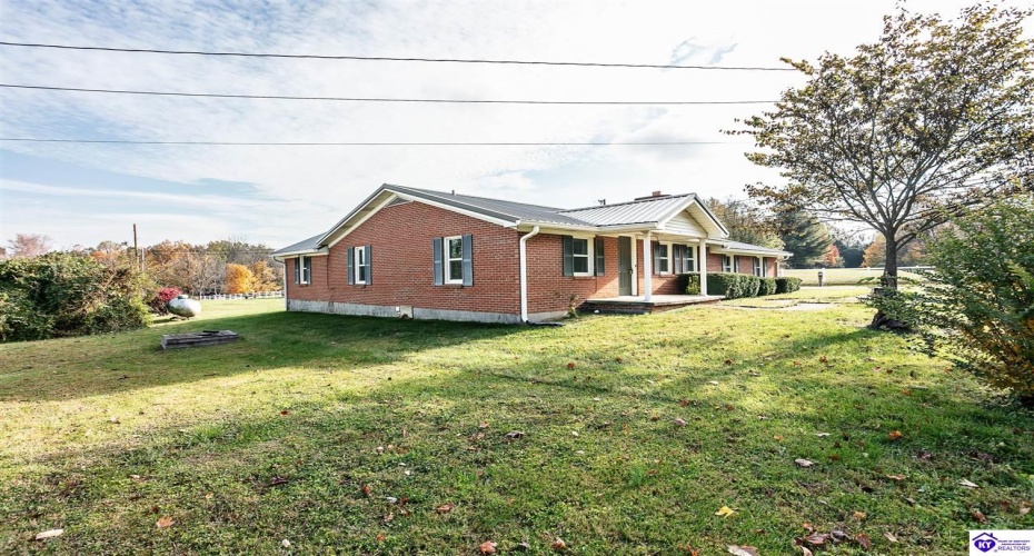 Rineyville Road, Elizabethtown, Kentucky 42701, ,2 BathroomsBathrooms,For Sale,Rineyville Road,HK24004166