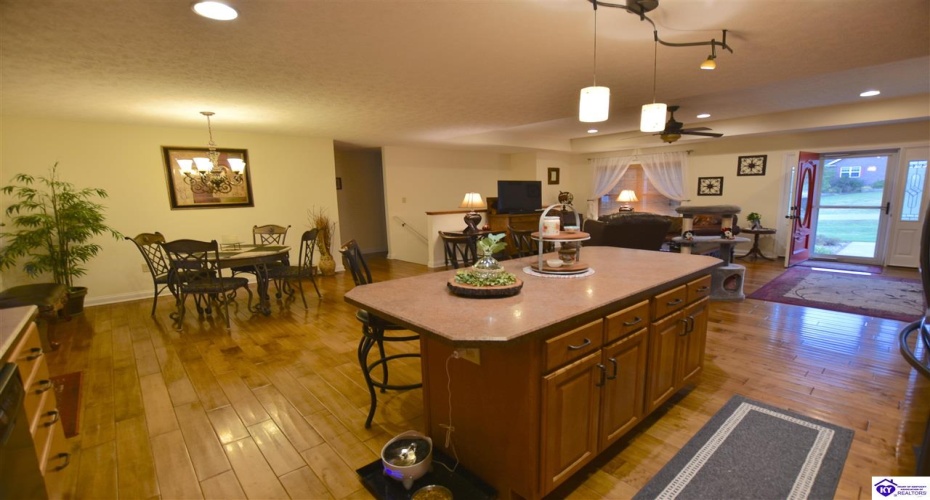 Graceland Trail, Elizabethtown, Kentucky 42701, ,4 BathroomsBathrooms,For Sale,Graceland Trail,HK24004174