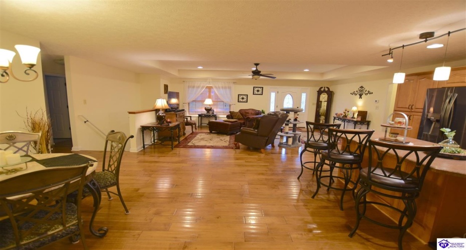 Graceland Trail, Elizabethtown, Kentucky 42701, ,4 BathroomsBathrooms,For Sale,Graceland Trail,HK24004174