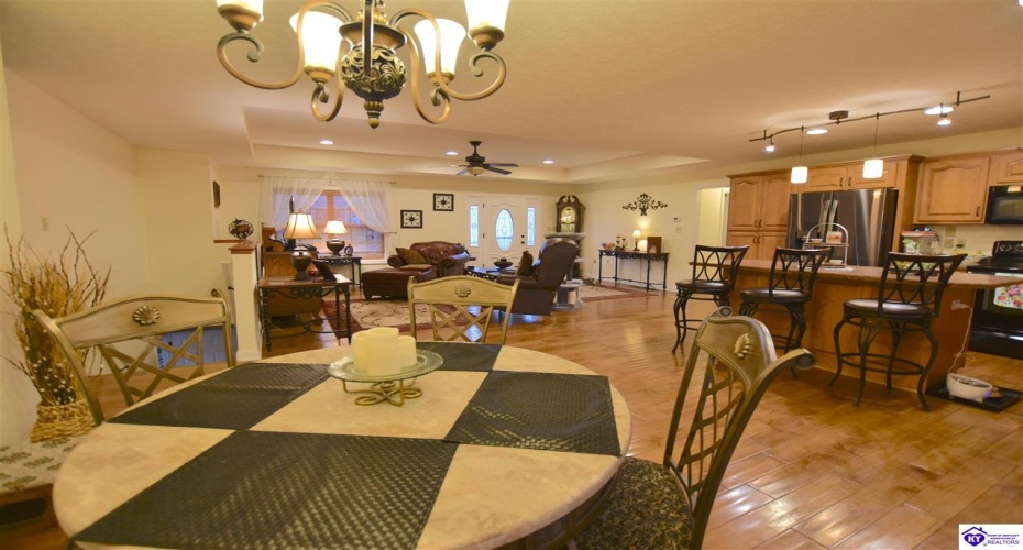 Graceland Trail, Elizabethtown, Kentucky 42701, ,4 BathroomsBathrooms,For Sale,Graceland Trail,HK24004174