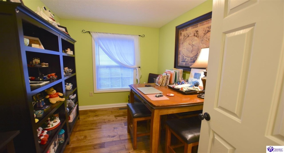 Graceland Trail, Elizabethtown, Kentucky 42701, ,4 BathroomsBathrooms,For Sale,Graceland Trail,HK24004174