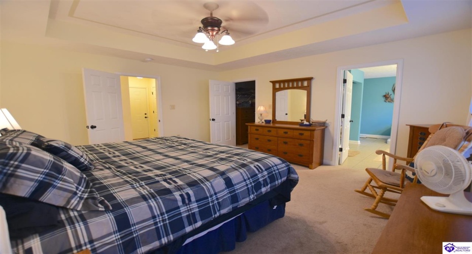 Graceland Trail, Elizabethtown, Kentucky 42701, ,4 BathroomsBathrooms,For Sale,Graceland Trail,HK24004174