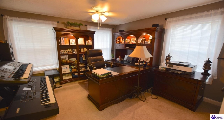 Graceland Trail, Elizabethtown, Kentucky 42701, ,4 BathroomsBathrooms,For Sale,Graceland Trail,HK24004174