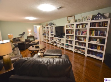 Graceland Trail, Elizabethtown, Kentucky 42701, ,4 BathroomsBathrooms,For Sale,Graceland Trail,HK24004174