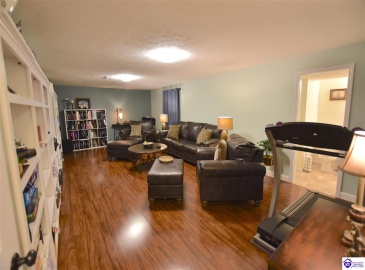 Graceland Trail, Elizabethtown, Kentucky 42701, ,4 BathroomsBathrooms,For Sale,Graceland Trail,HK24004174