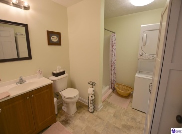 Graceland Trail, Elizabethtown, Kentucky 42701, ,4 BathroomsBathrooms,For Sale,Graceland Trail,HK24004174