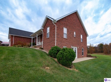 Graceland Trail, Elizabethtown, Kentucky 42701, ,4 BathroomsBathrooms,For Sale,Graceland Trail,HK24004174