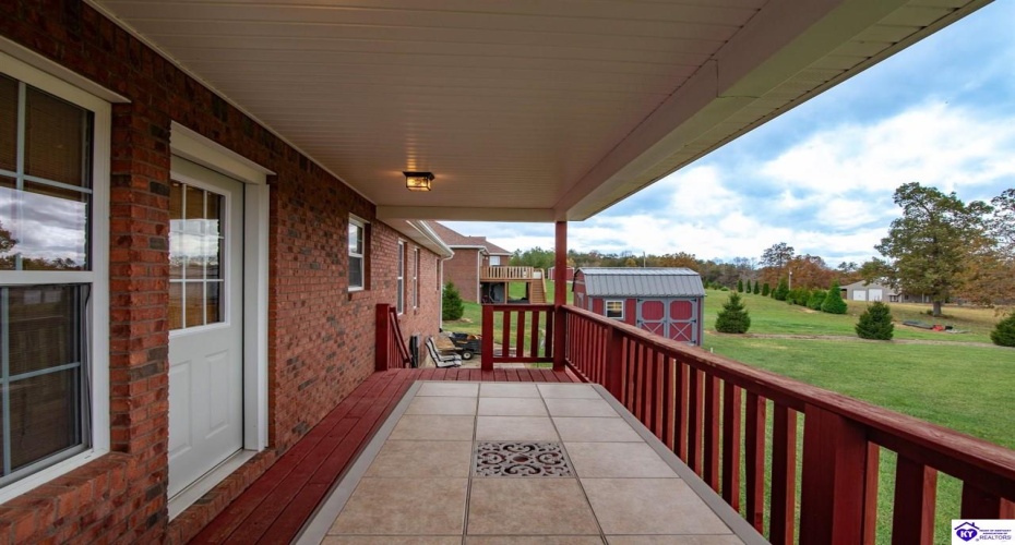 Graceland Trail, Elizabethtown, Kentucky 42701, ,4 BathroomsBathrooms,For Sale,Graceland Trail,HK24004174