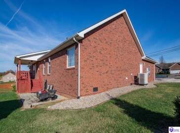 Graceland Trail, Elizabethtown, Kentucky 42701, ,4 BathroomsBathrooms,For Sale,Graceland Trail,HK24004174