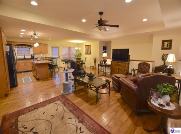 Graceland Trail, Elizabethtown, Kentucky 42701, ,4 BathroomsBathrooms,For Sale,Graceland Trail,HK24004174