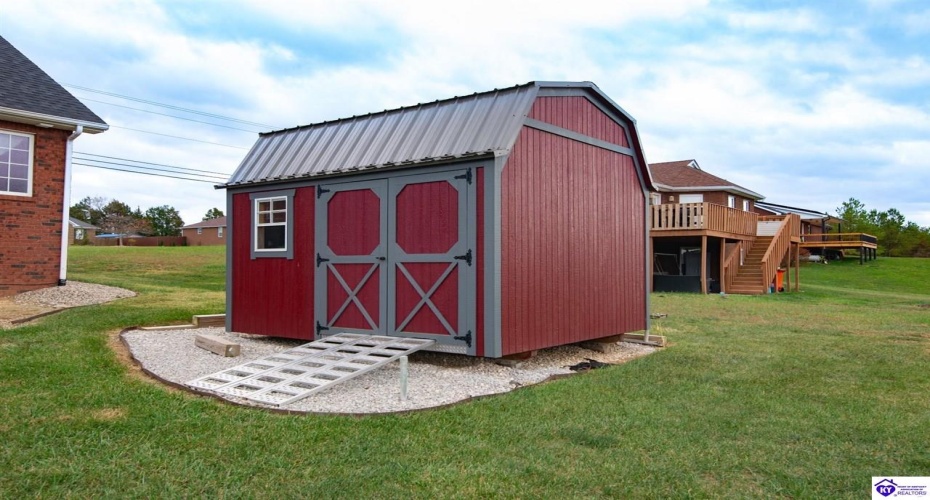 Graceland Trail, Elizabethtown, Kentucky 42701, ,4 BathroomsBathrooms,For Sale,Graceland Trail,HK24004174