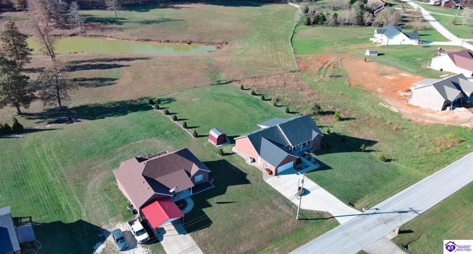 Graceland Trail, Elizabethtown, Kentucky 42701, ,4 BathroomsBathrooms,For Sale,Graceland Trail,HK24004174