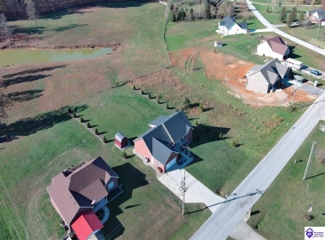 Graceland Trail, Elizabethtown, Kentucky 42701, ,4 BathroomsBathrooms,For Sale,Graceland Trail,HK24004174