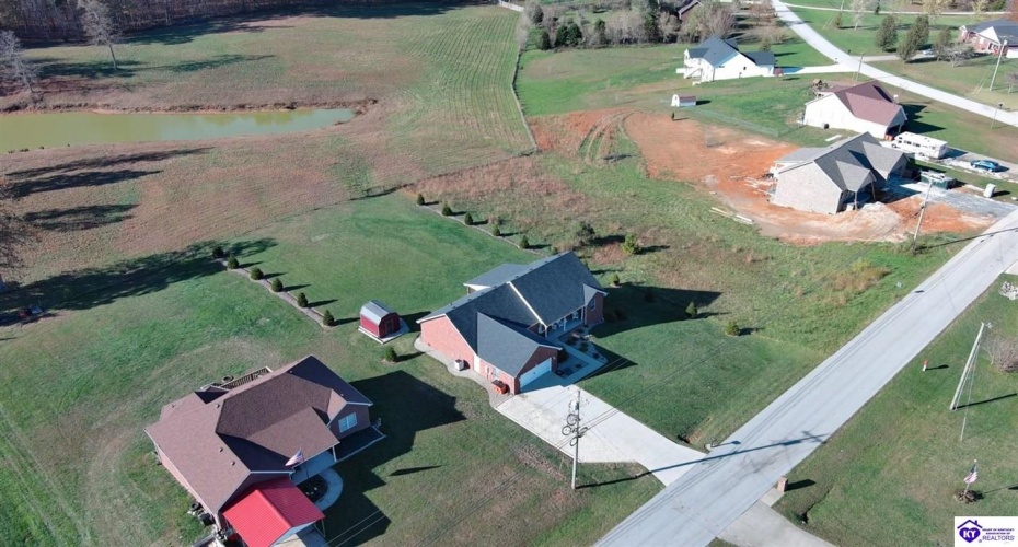 Graceland Trail, Elizabethtown, Kentucky 42701, ,4 BathroomsBathrooms,For Sale,Graceland Trail,HK24004174