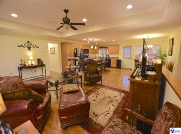 Graceland Trail, Elizabethtown, Kentucky 42701, ,4 BathroomsBathrooms,For Sale,Graceland Trail,HK24004174