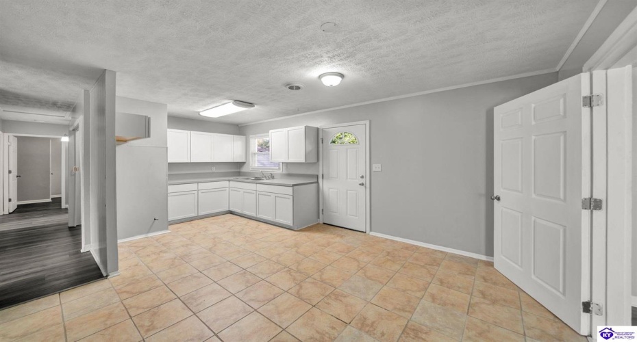 Middleground Dr, Louisville, Kentucky 40272, ,1 BathroomBathrooms,For Sale,Middleground Dr,HK24004176