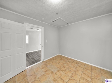 Middleground Dr, Louisville, Kentucky 40272, ,1 BathroomBathrooms,For Sale,Middleground Dr,HK24004176