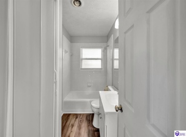 Middleground Dr, Louisville, Kentucky 40272, ,1 BathroomBathrooms,For Sale,Middleground Dr,HK24004176