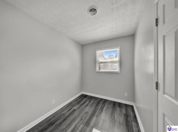 Middleground Dr, Louisville, Kentucky 40272, ,1 BathroomBathrooms,For Sale,Middleground Dr,HK24004176