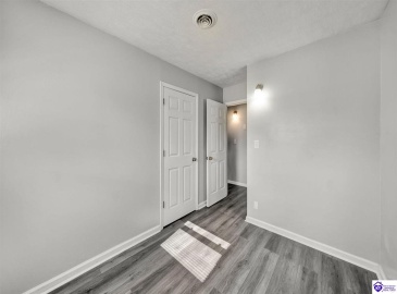 Middleground Dr, Louisville, Kentucky 40272, ,1 BathroomBathrooms,For Sale,Middleground Dr,HK24004176