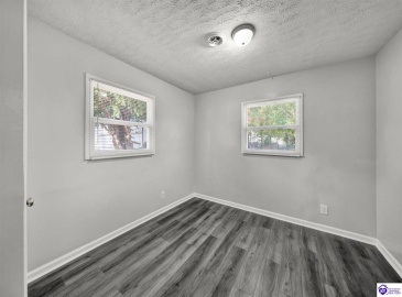 Middleground Dr, Louisville, Kentucky 40272, ,1 BathroomBathrooms,For Sale,Middleground Dr,HK24004176