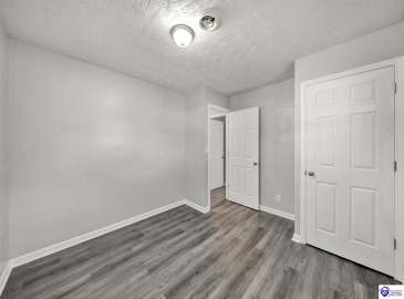 Middleground Dr, Louisville, Kentucky 40272, ,1 BathroomBathrooms,For Sale,Middleground Dr,HK24004176