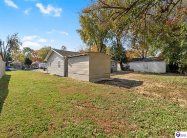 Middleground Dr, Louisville, Kentucky 40272, ,1 BathroomBathrooms,For Sale,Middleground Dr,HK24004176