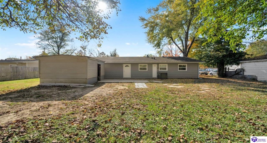 Middleground Dr, Louisville, Kentucky 40272, ,1 BathroomBathrooms,For Sale,Middleground Dr,HK24004176