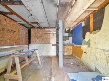 Middleground Dr, Louisville, Kentucky 40272, ,1 BathroomBathrooms,For Sale,Middleground Dr,HK24004176