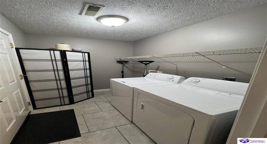 Sunny Street, Elizabethtown, Kentucky 42701, ,1 BathroomBathrooms,For Sale,Sunny Street,HK24004178