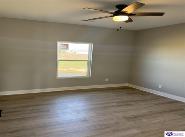 Sulky Court, Elizabethtown, Kentucky 42701, ,2 BathroomsBathrooms,For Sale,Sulky Court,HK24004186