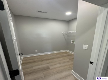 Sulky Court, Elizabethtown, Kentucky 42701, ,2 BathroomsBathrooms,For Sale,Sulky Court,HK24004186