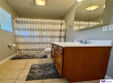 Ashton Walk, Radcliff, Kentucky 40160, ,3 BathroomsBathrooms,For Sale,Ashton Walk,HK24003257