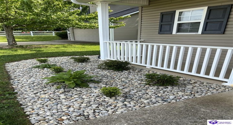 Ashton Walk, Radcliff, Kentucky 40160, ,3 BathroomsBathrooms,For Sale,Ashton Walk,HK24003257