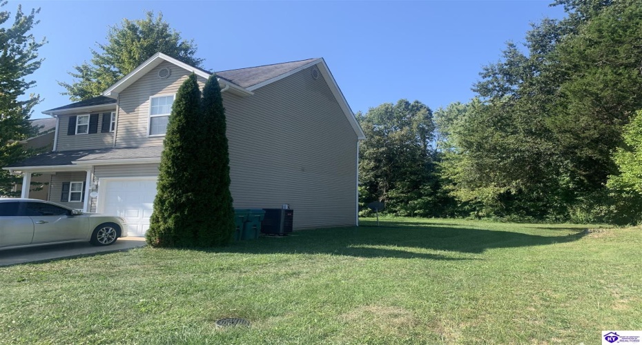 Ashton Walk, Radcliff, Kentucky 40160, ,3 BathroomsBathrooms,For Sale,Ashton Walk,HK24003257