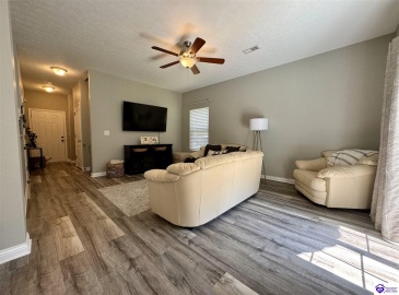 Ashton Walk, Radcliff, Kentucky 40160, ,3 BathroomsBathrooms,For Sale,Ashton Walk,HK24003257