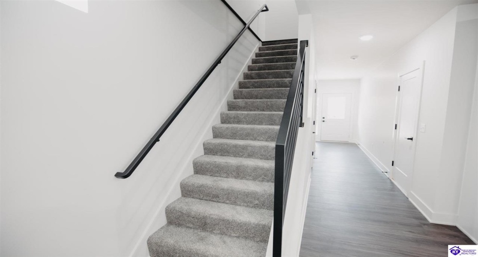 Henry Street, Elizabethtown, Kentucky 42701, ,3 BathroomsBathrooms,For Sale,Henry Street,HK24004189