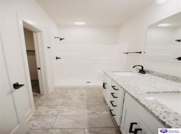 Henry Street, Elizabethtown, Kentucky 42701, ,3 BathroomsBathrooms,For Sale,Henry Street,HK24004189