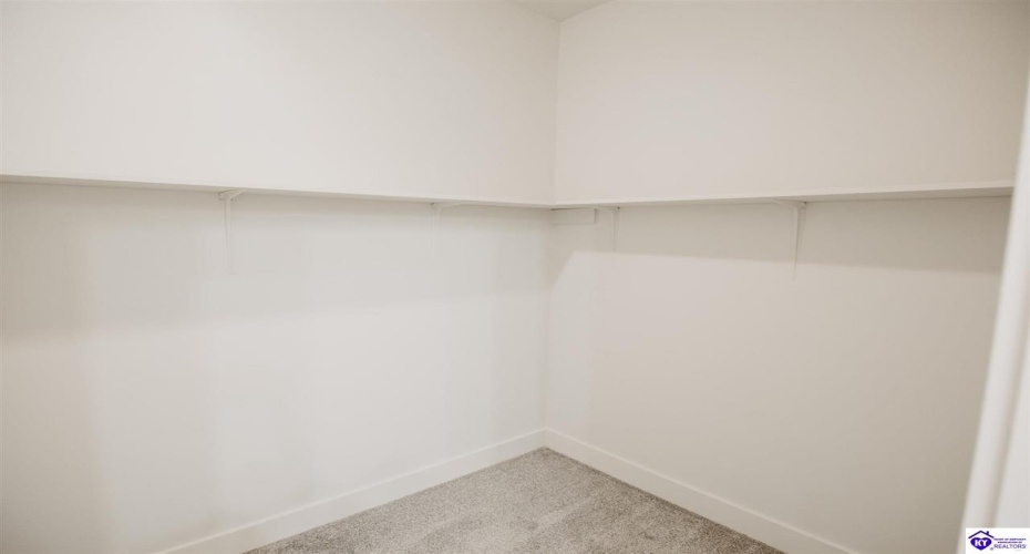 Henry Street, Elizabethtown, Kentucky 42701, ,3 BathroomsBathrooms,For Sale,Henry Street,HK24004189