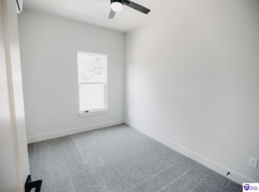 Henry Street, Elizabethtown, Kentucky 42701, ,3 BathroomsBathrooms,For Sale,Henry Street,HK24004189