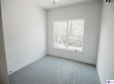 Henry Street, Elizabethtown, Kentucky 42701, ,3 BathroomsBathrooms,For Sale,Henry Street,HK24004189