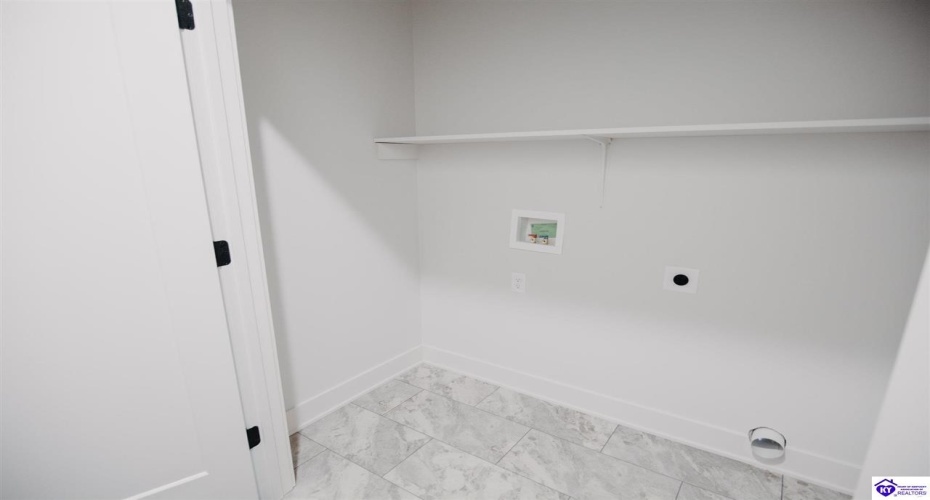 Henry Street, Elizabethtown, Kentucky 42701, ,3 BathroomsBathrooms,For Sale,Henry Street,HK24004189