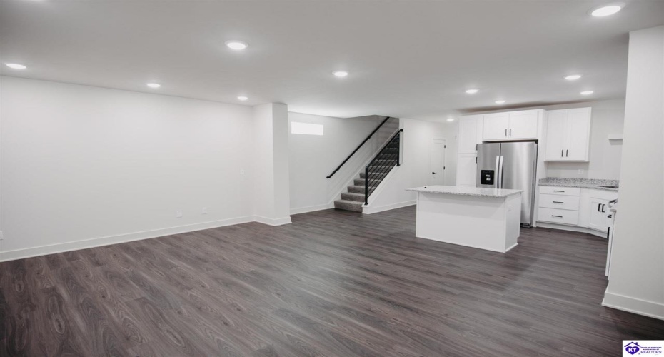 Henry Street, Elizabethtown, Kentucky 42701, ,3 BathroomsBathrooms,For Sale,Henry Street,HK24004189